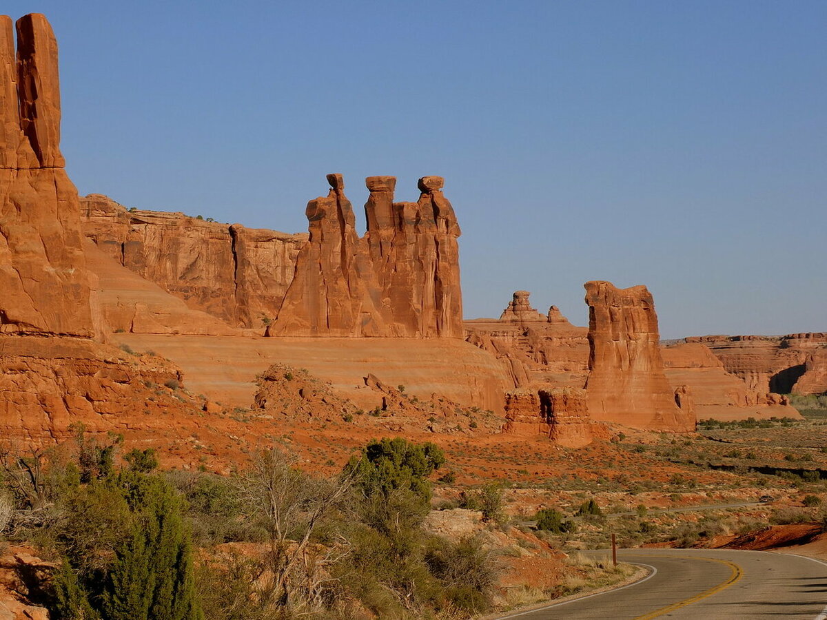 arches national park road фото