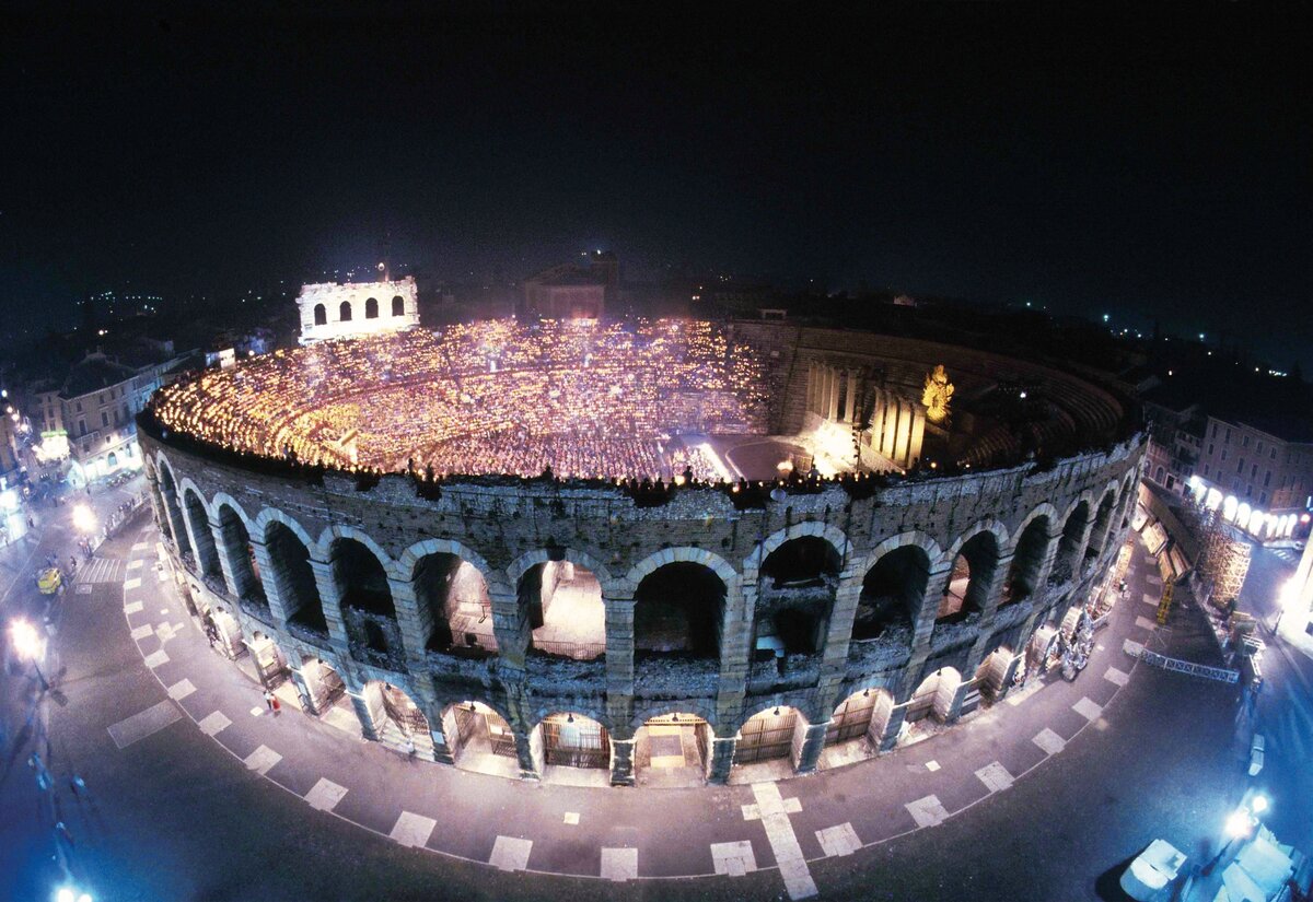 arena di verona (италия, верона) фото