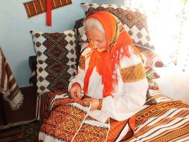 бабушка вышивает картинки фото