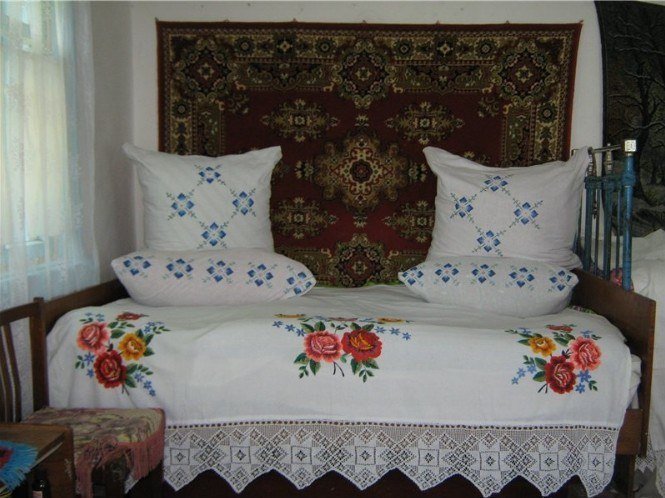 бабушкины подушки на кровати фото