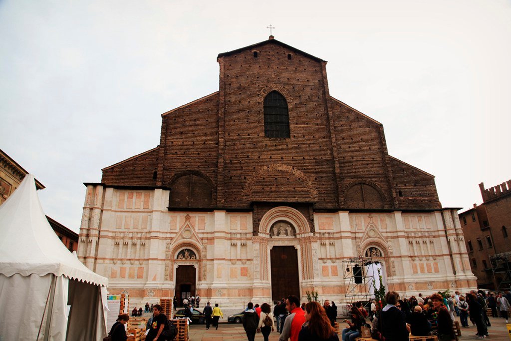 базилика сан-петронио (basilica di san petronio) фото