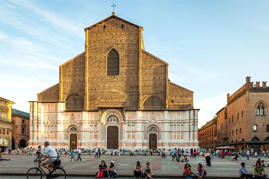 базилика сан-петронио (basilica di san petronio) фото