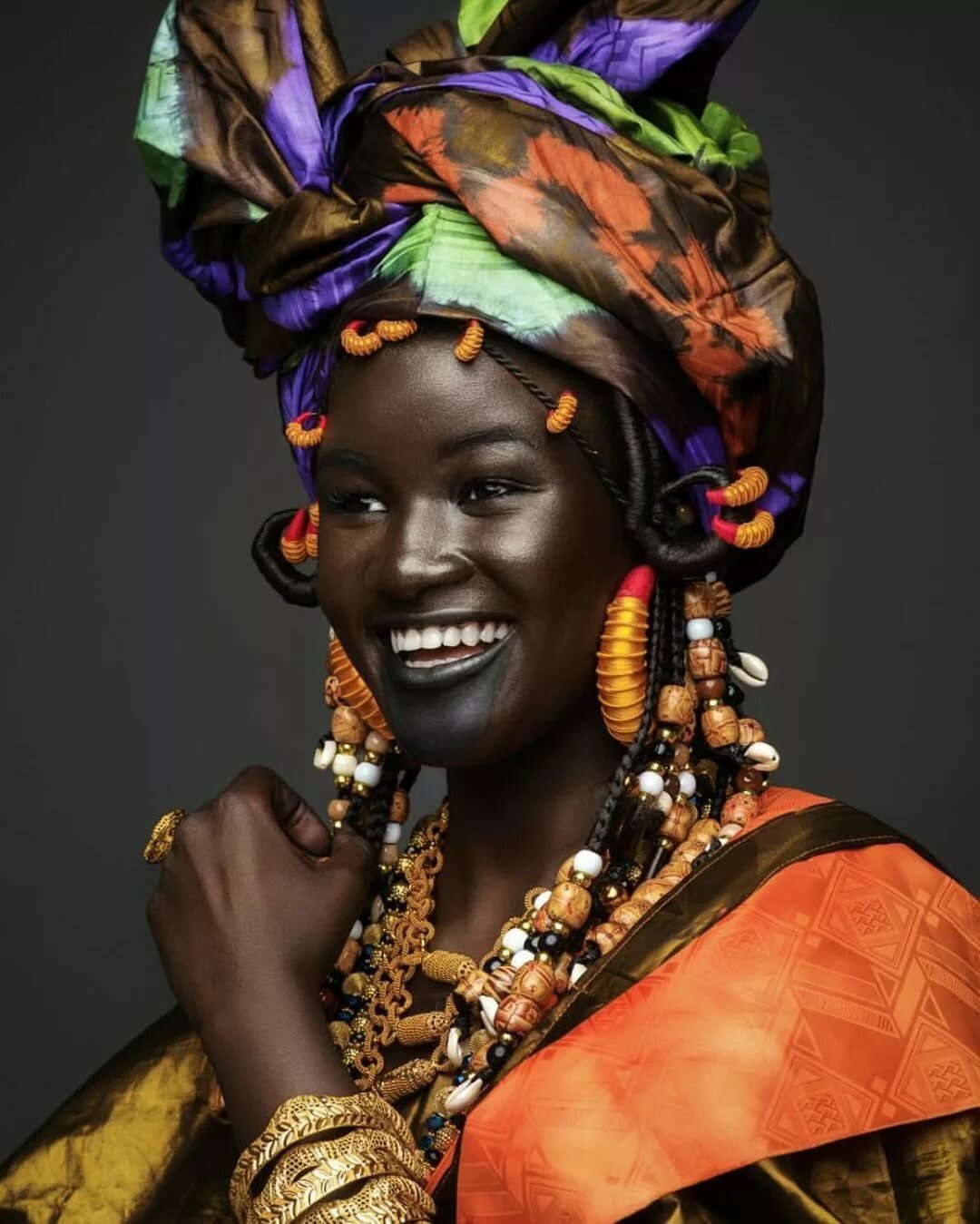 beautiful african woman фото