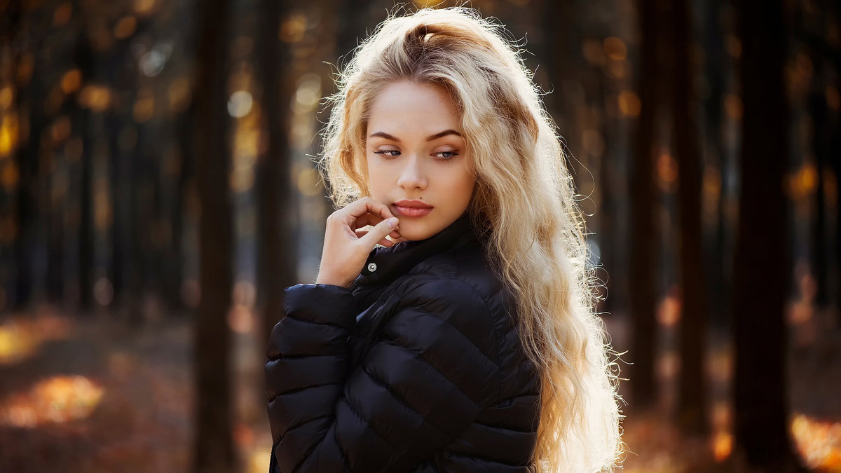 белокурая девушка фото