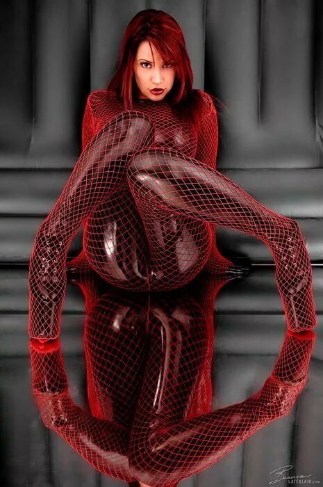 bianca beauchamp fishnet фото