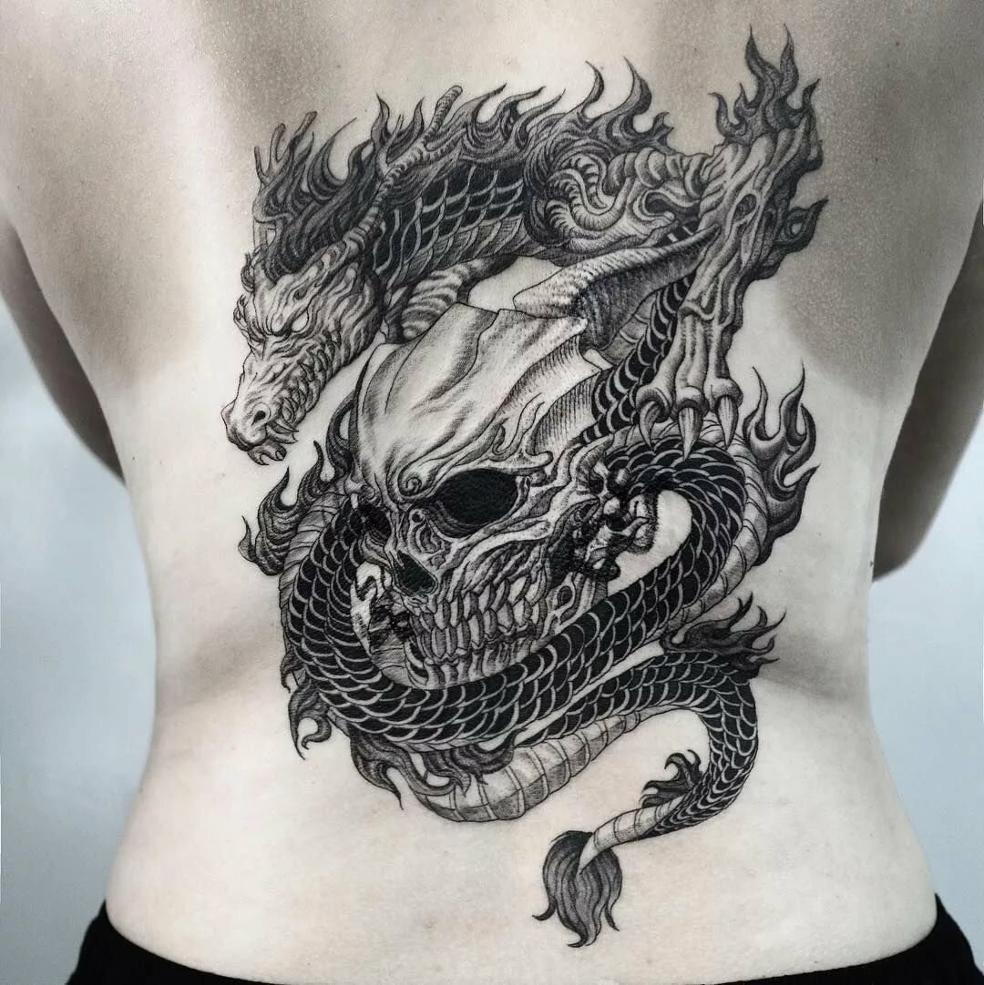 blackwork tattoo дракон фото