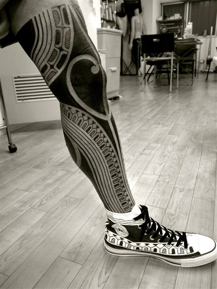 blackwork tattoo нога фото