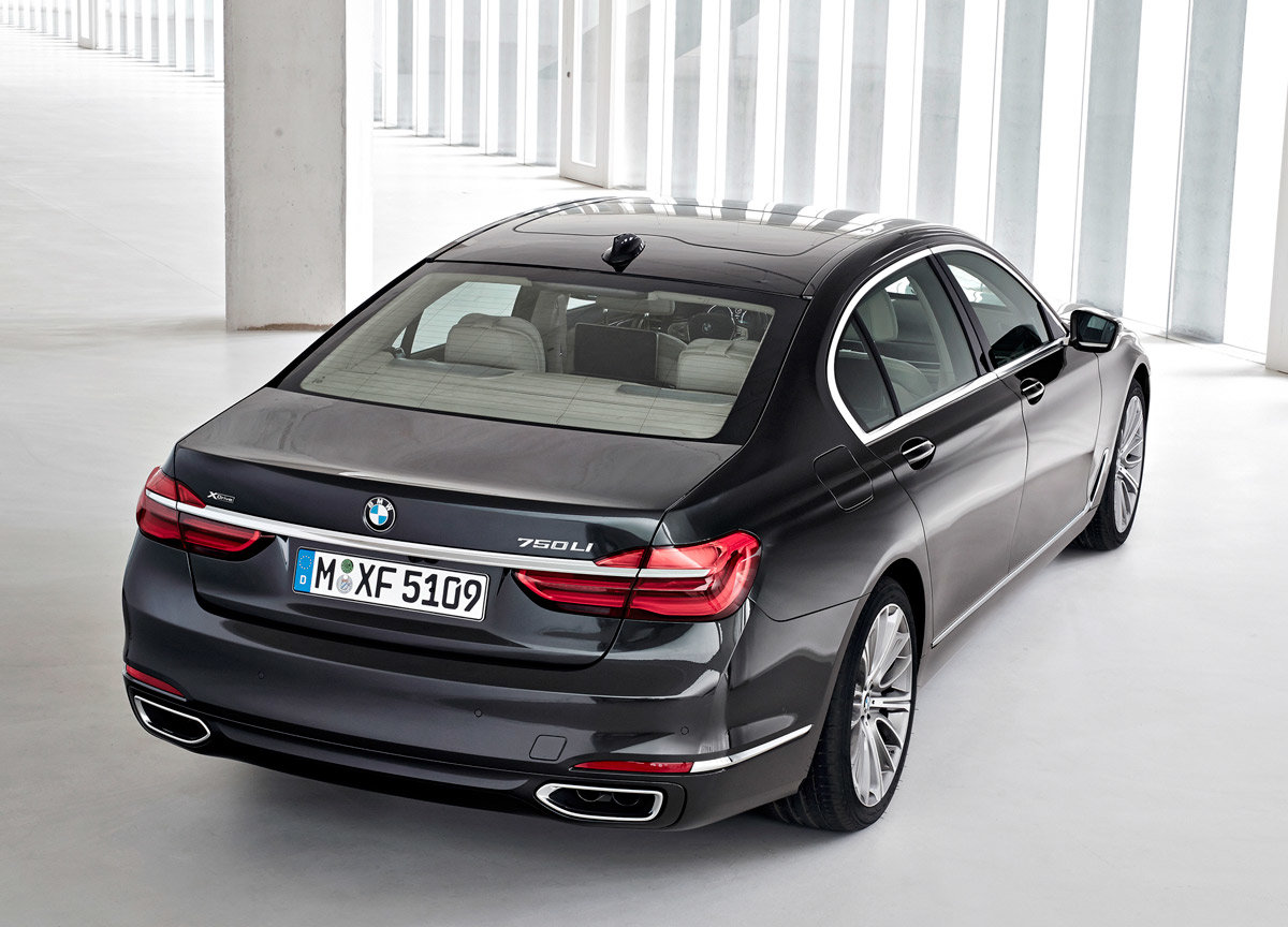 bmw 7 series вид сзади фото