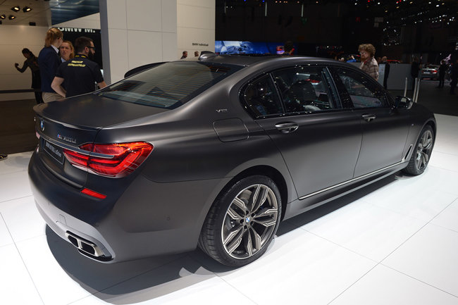 bmw m760li xdrive 2019 фото