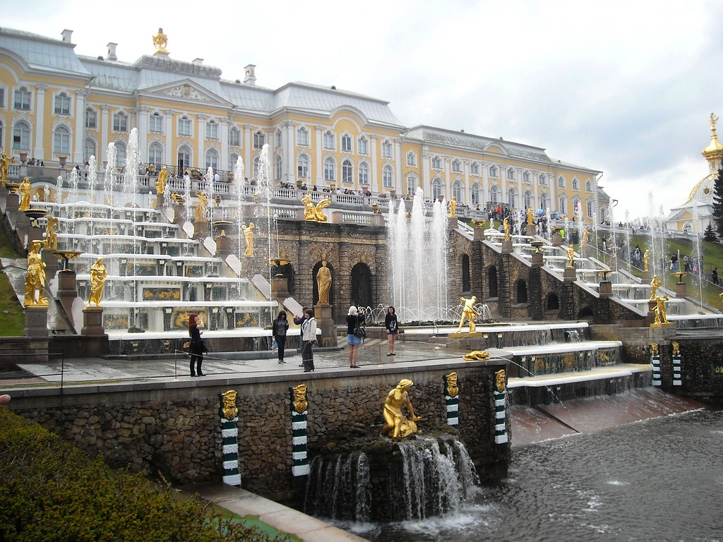 большой каскад в петергофе фото