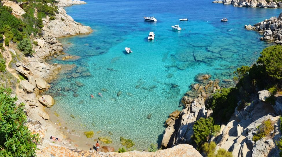 бухта спиноса (cala spinosa), санта-тереза-галлура, сардиния фото