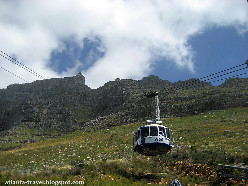 capetown cable car on a table mountain фото