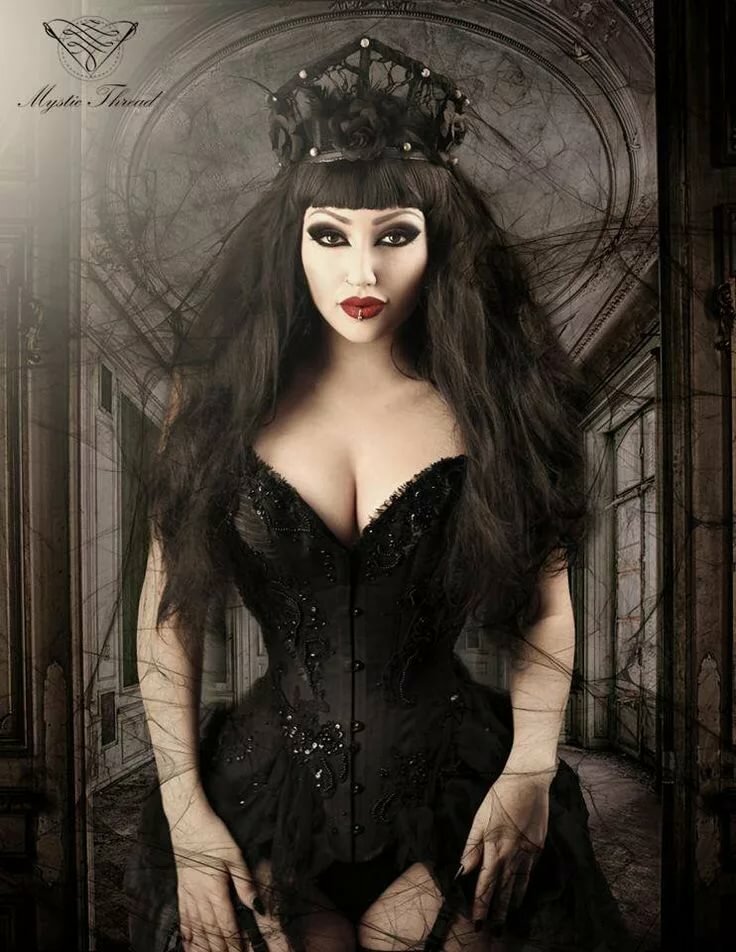 dani divine gothic фото