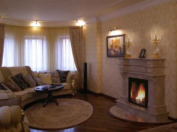 дизайн гостиной с камином в частном доме фото