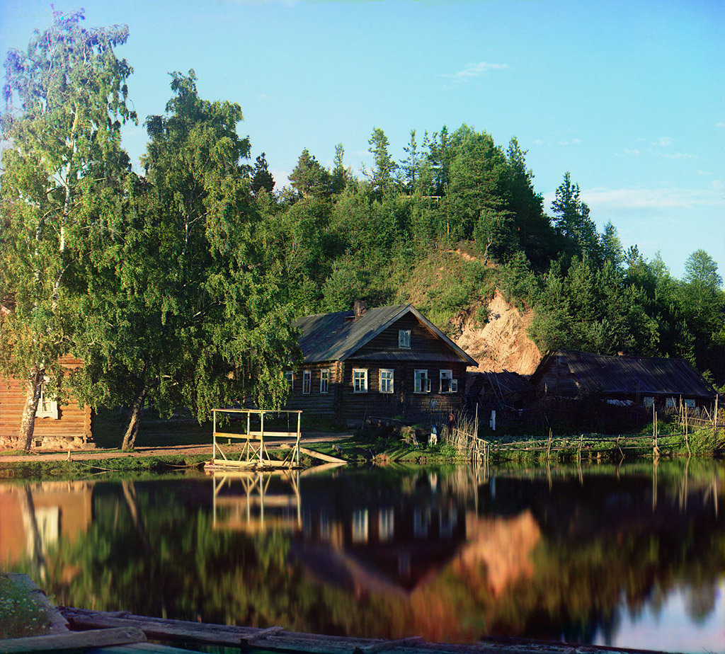 домик у речки фото