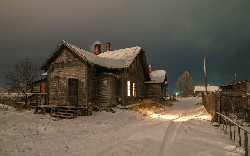 домик в деревне зимой фото