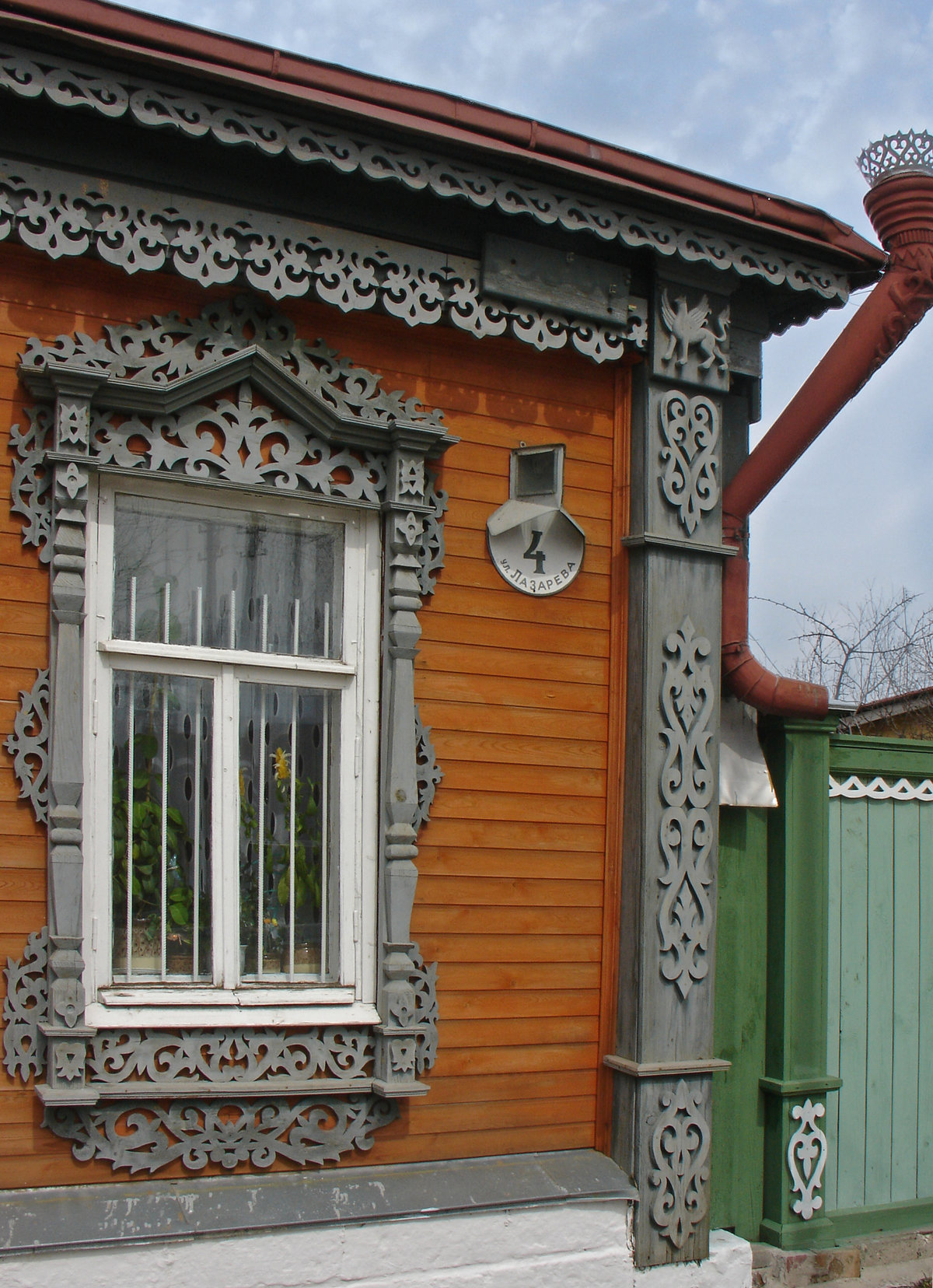 домовая резьба наличники фото