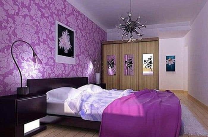 фиолетовые обои в комнате фото