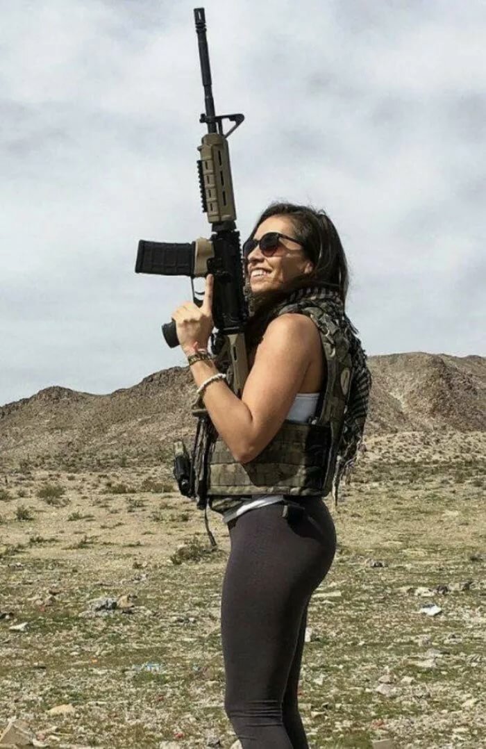 фотки девушек с оружием фото