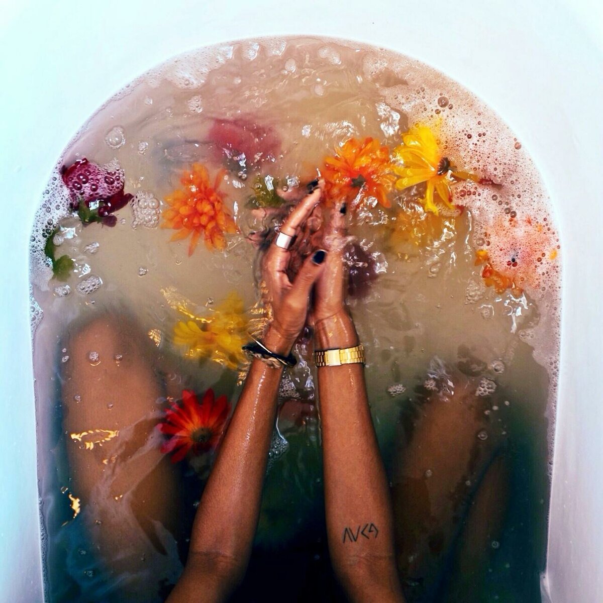 фотки в ванной с цветной водой фото