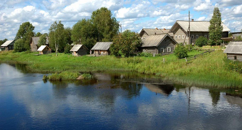 фото деревенька у реки фото