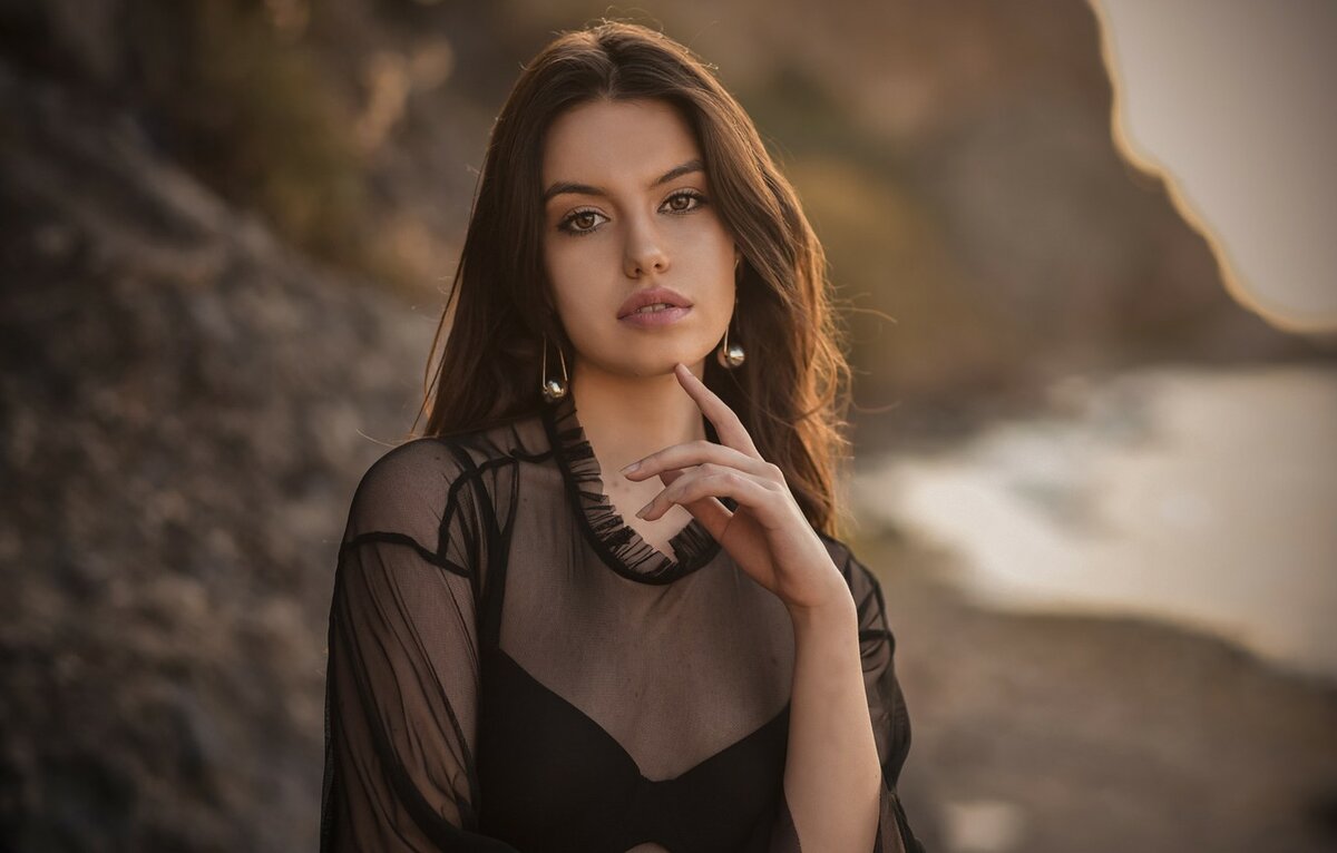 girl brunette beautiful face photo фото