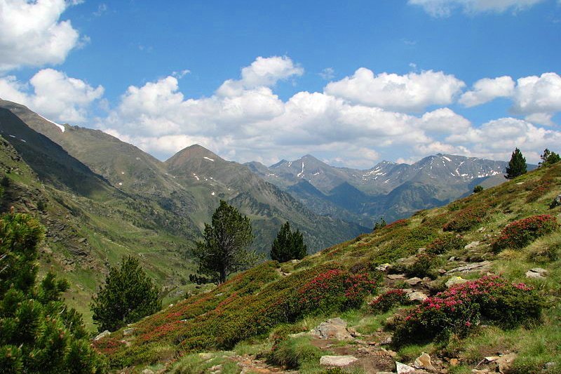 горный ландшафт андорры фото