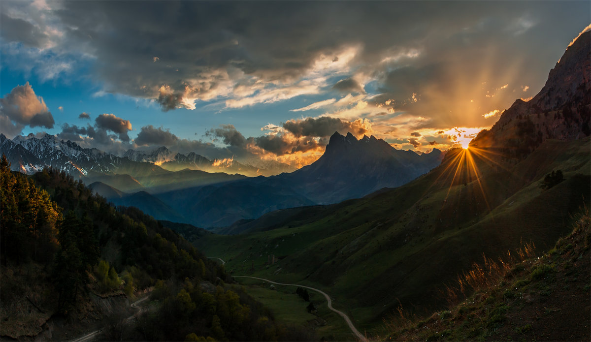 горы кавказа пейзаж фото