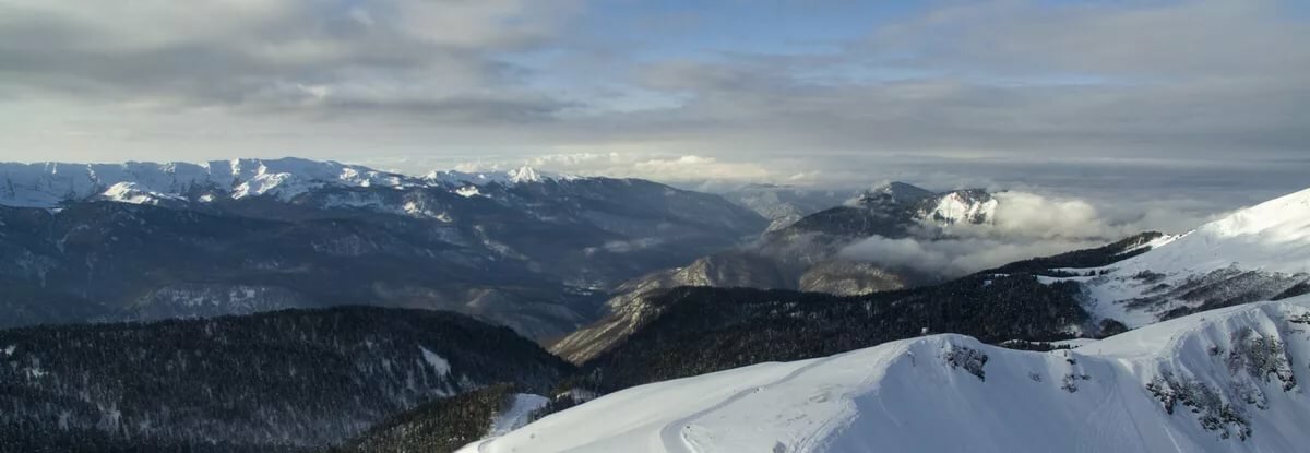 горы роза хутор фото снизу фото