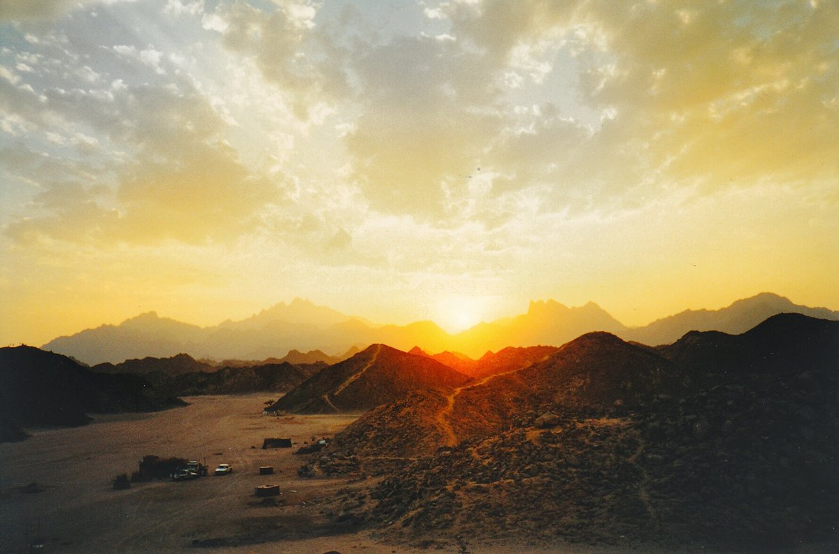 горы закат фото