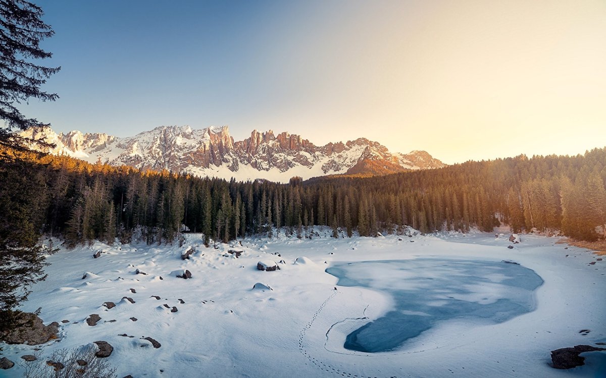 горы зима фото