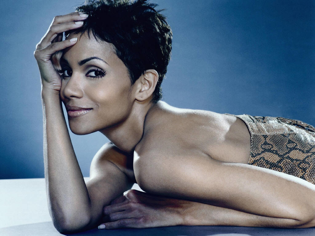 halle berry hot фото