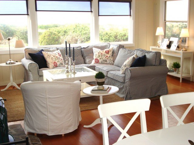 home decor living room neutral pillows фото