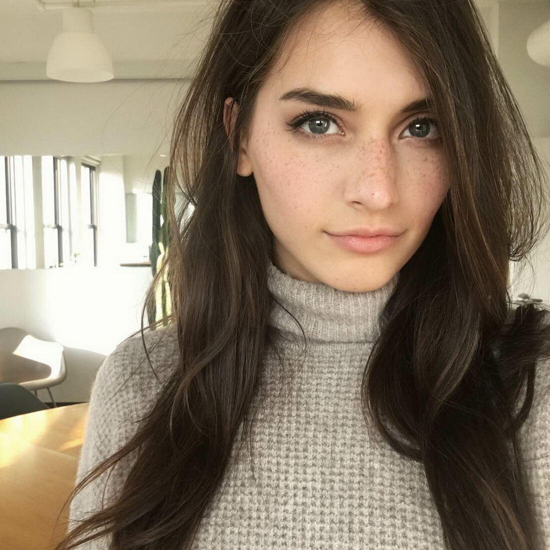 jessica clements freckles фото