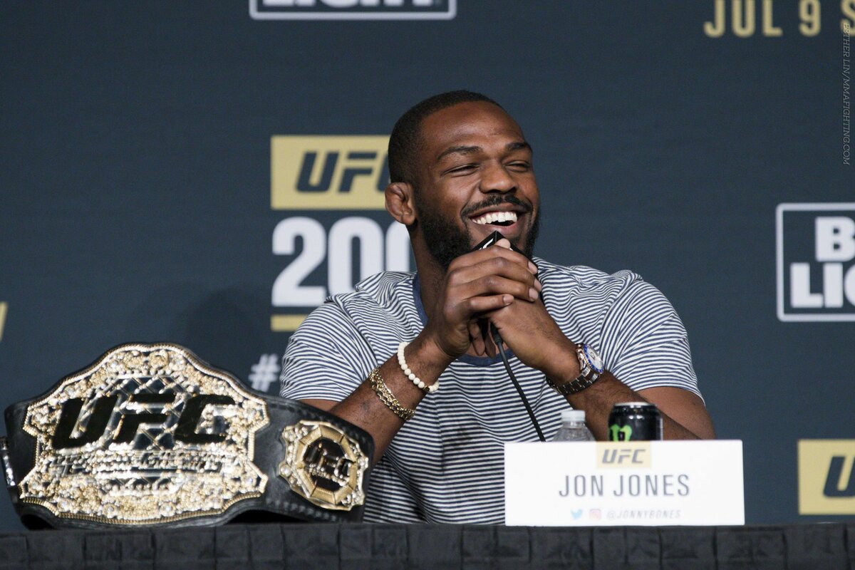 jon jones деньги фото
