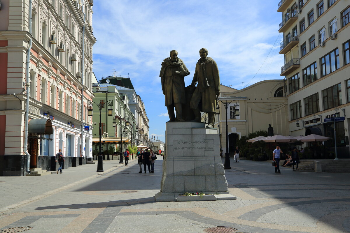 камергерский переулок памятники фото