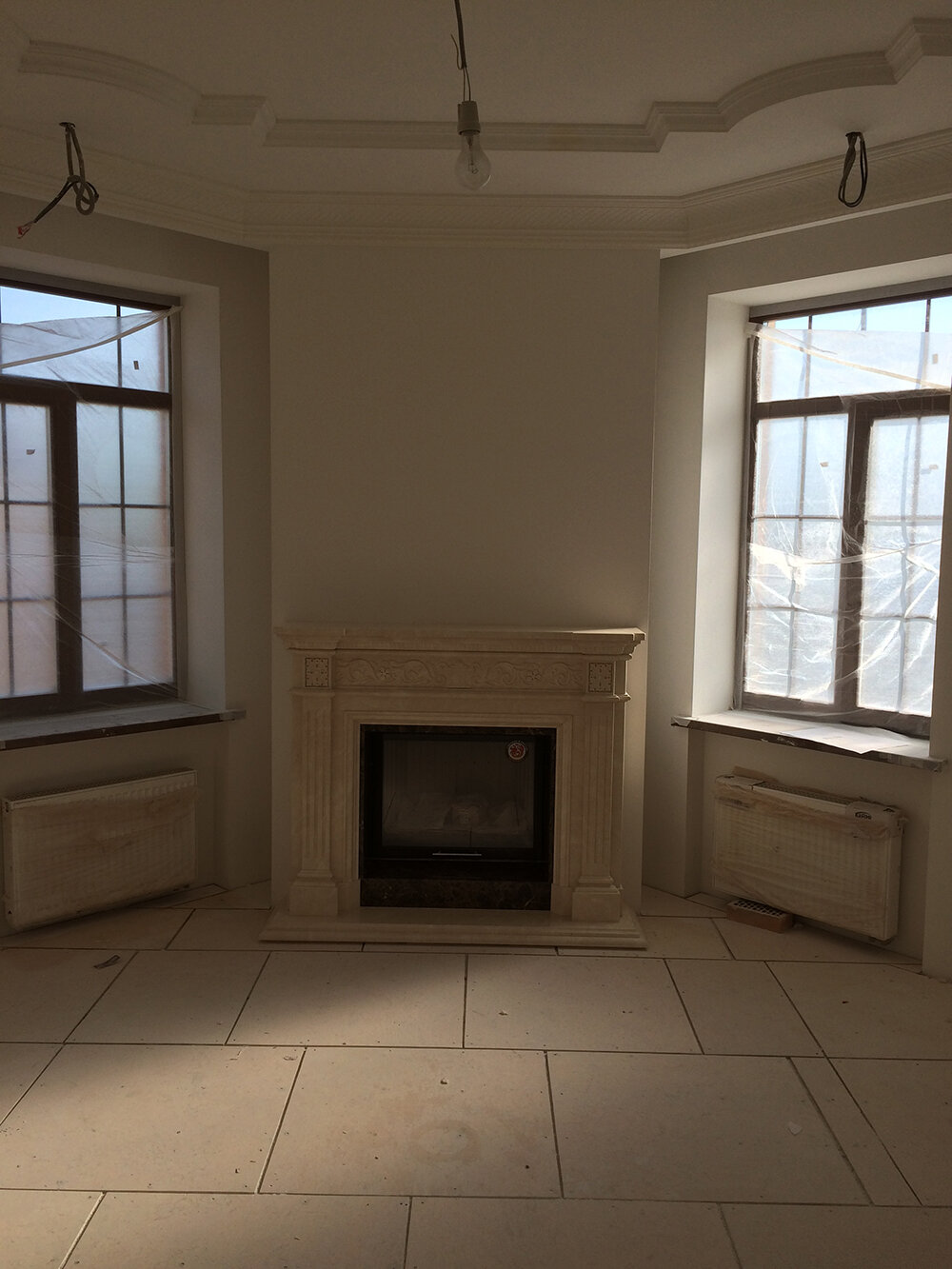 камин угловой внешний фото классический фото