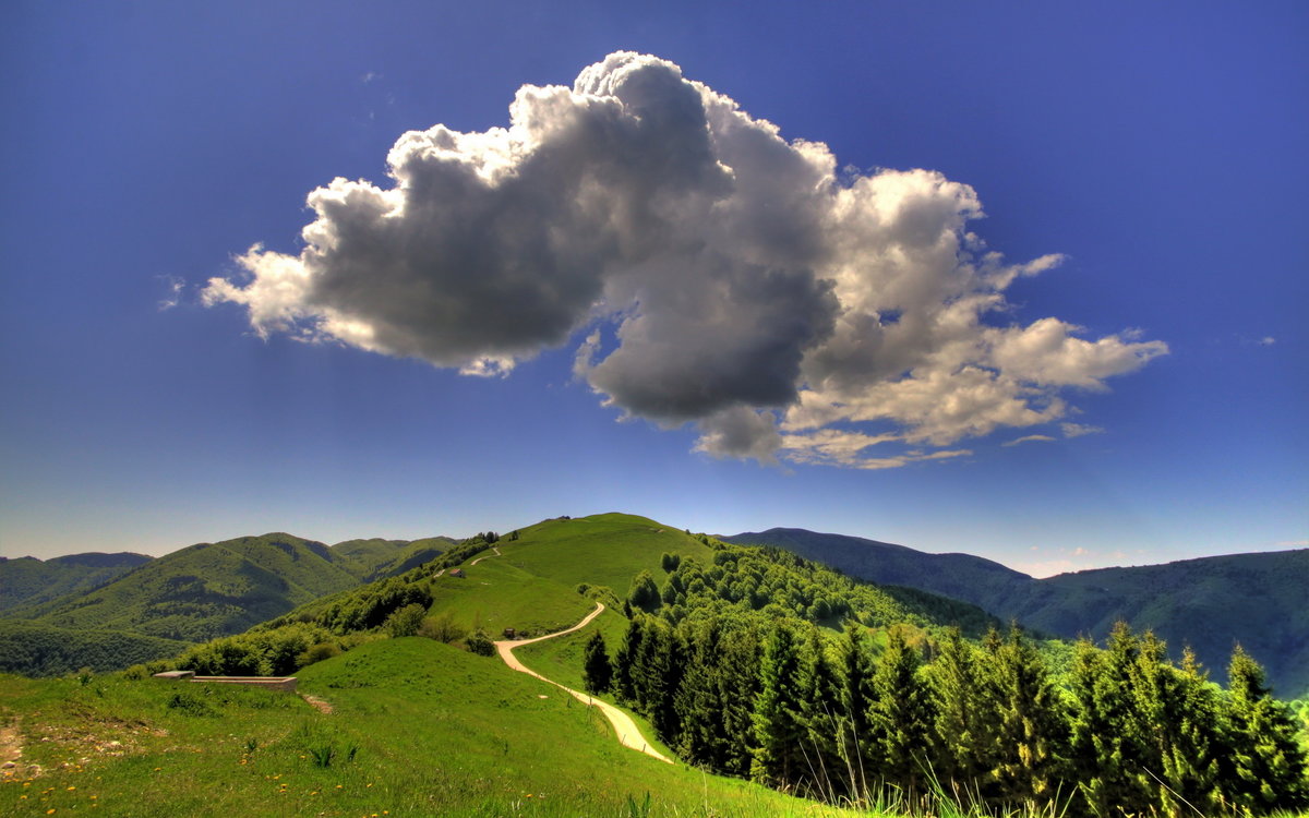 картинки небо с облаками в горах фото