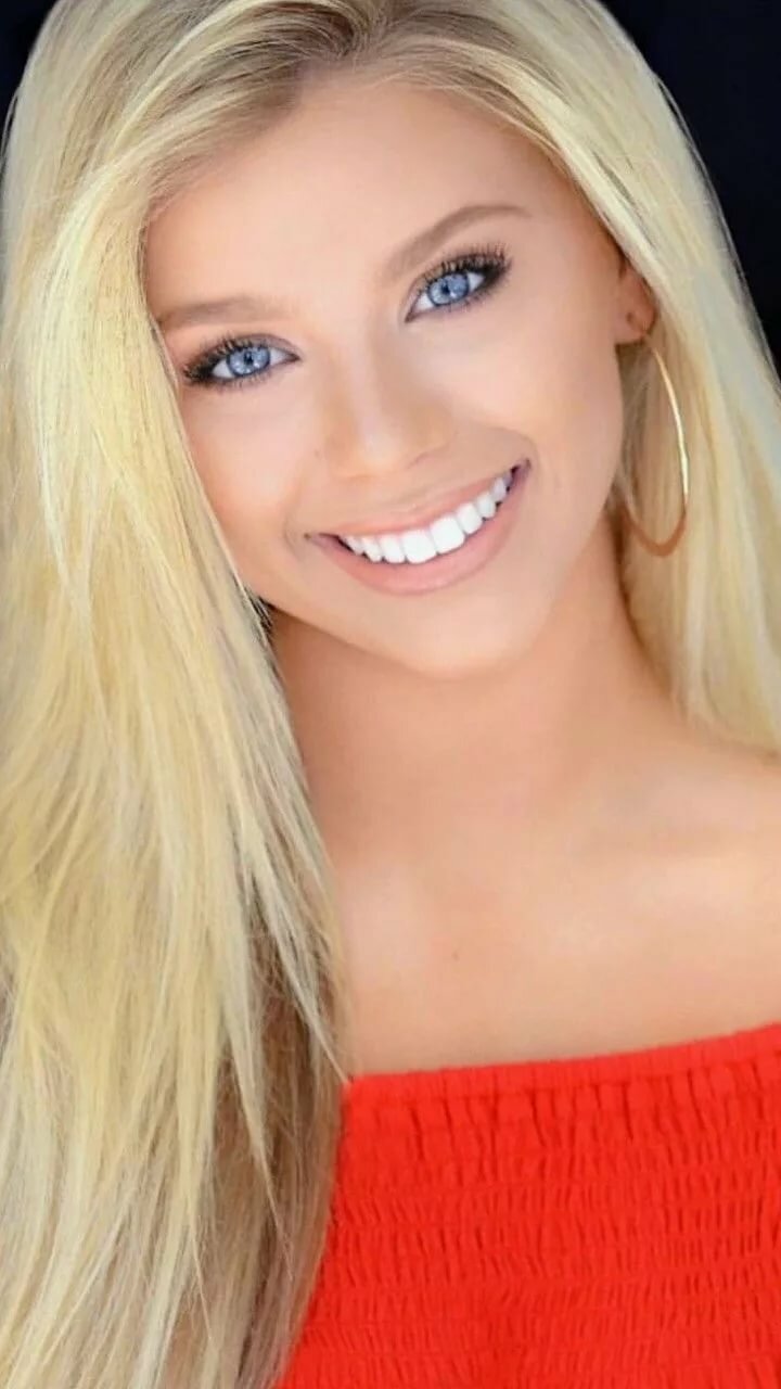 kaylyn slevin фото