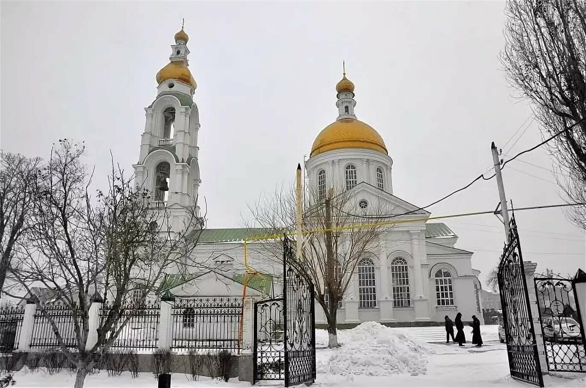 храм преполовения ростов фото