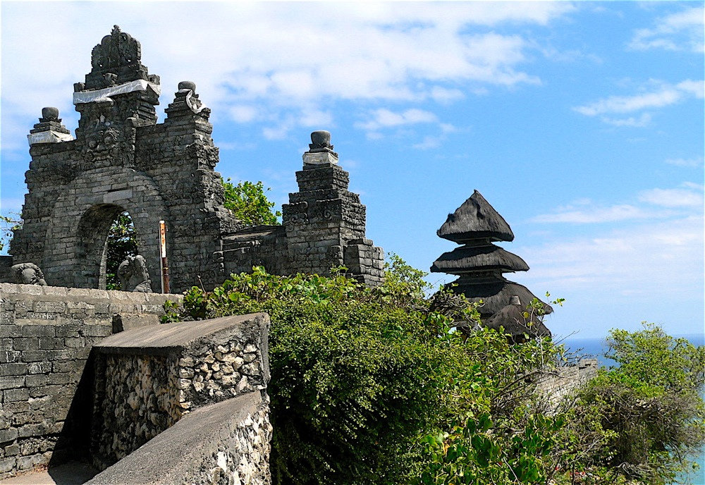 храм pura luhur uluwatu бали фото
