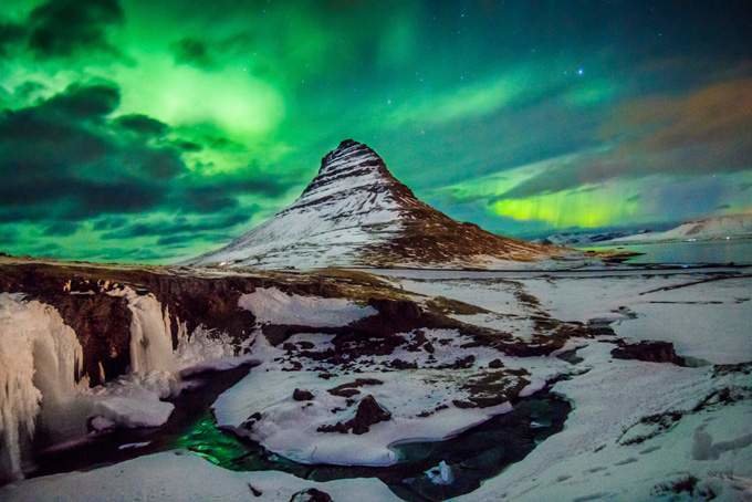 kirkjufell mountain исландия фото