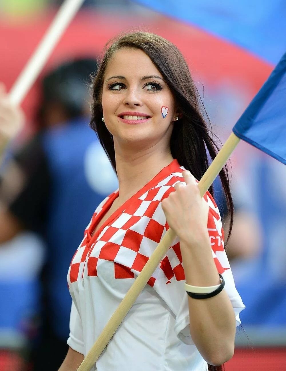 красивые футбольные болельщицы фото