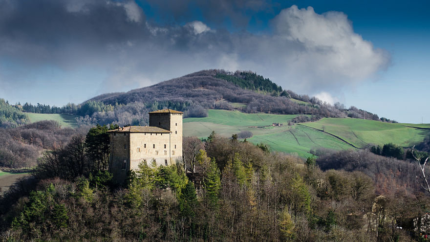 крепость барди (castello di bardi) фото