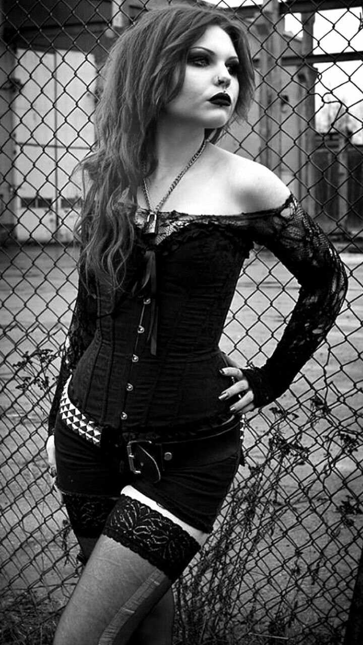 lavernia gothic фото