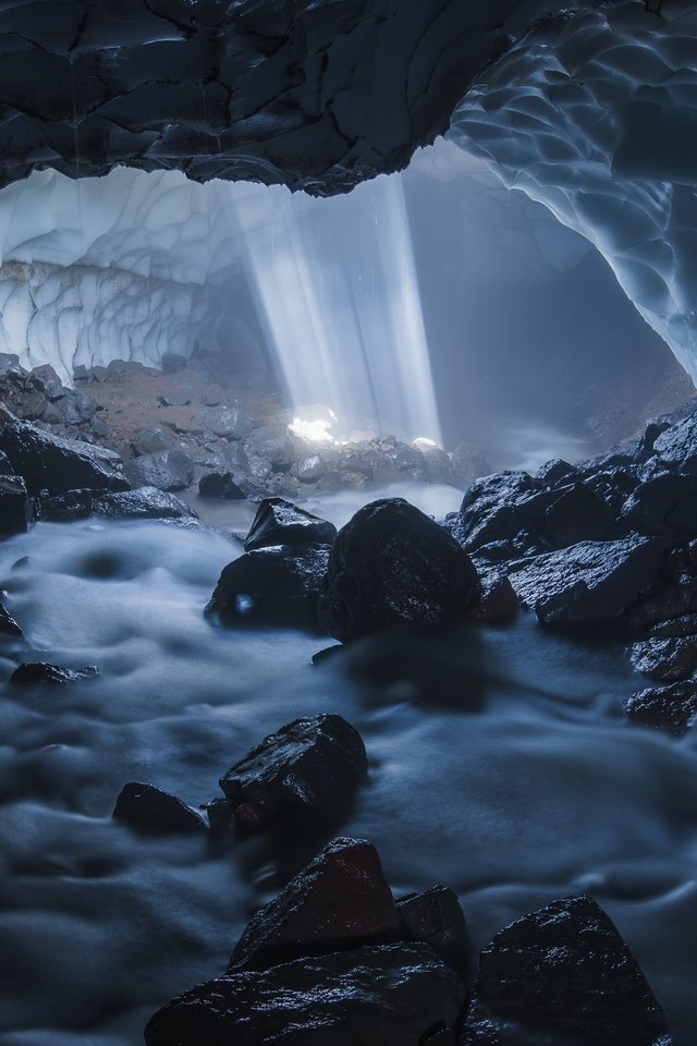 ледяные пещеры менденхолл, аляска фото