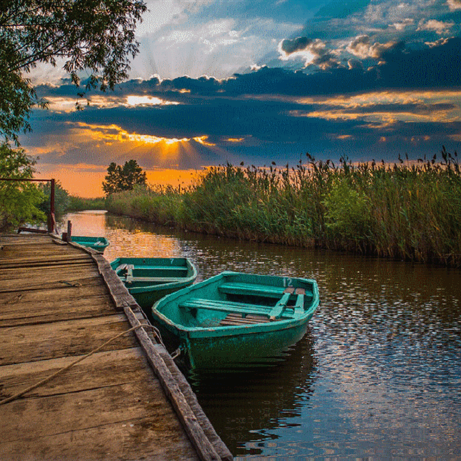 лодка на реке фото