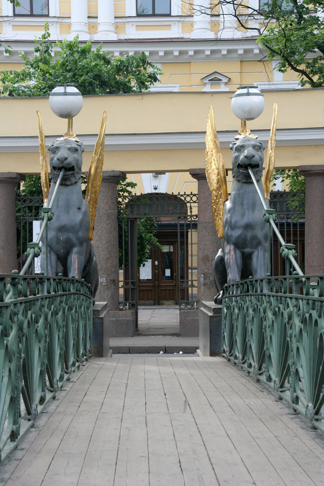 львы банковский в санкт-петербург фото