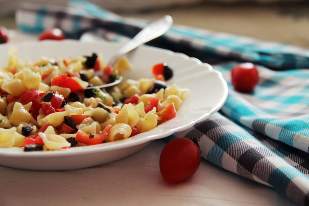 mediterranean chickpea salad фото