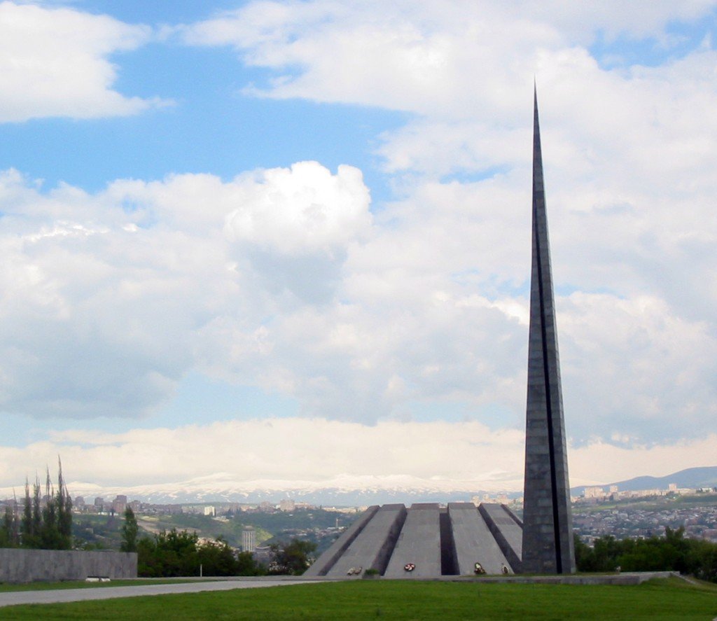 мемориал цицернакаберд фото